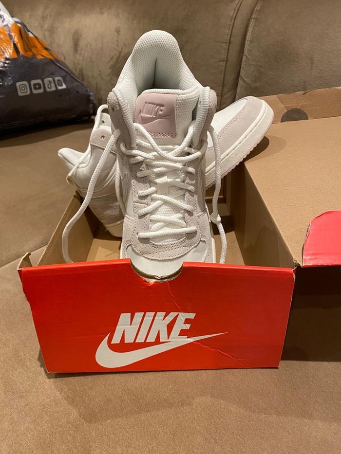 Basket Nike neuve - photo numéro 4