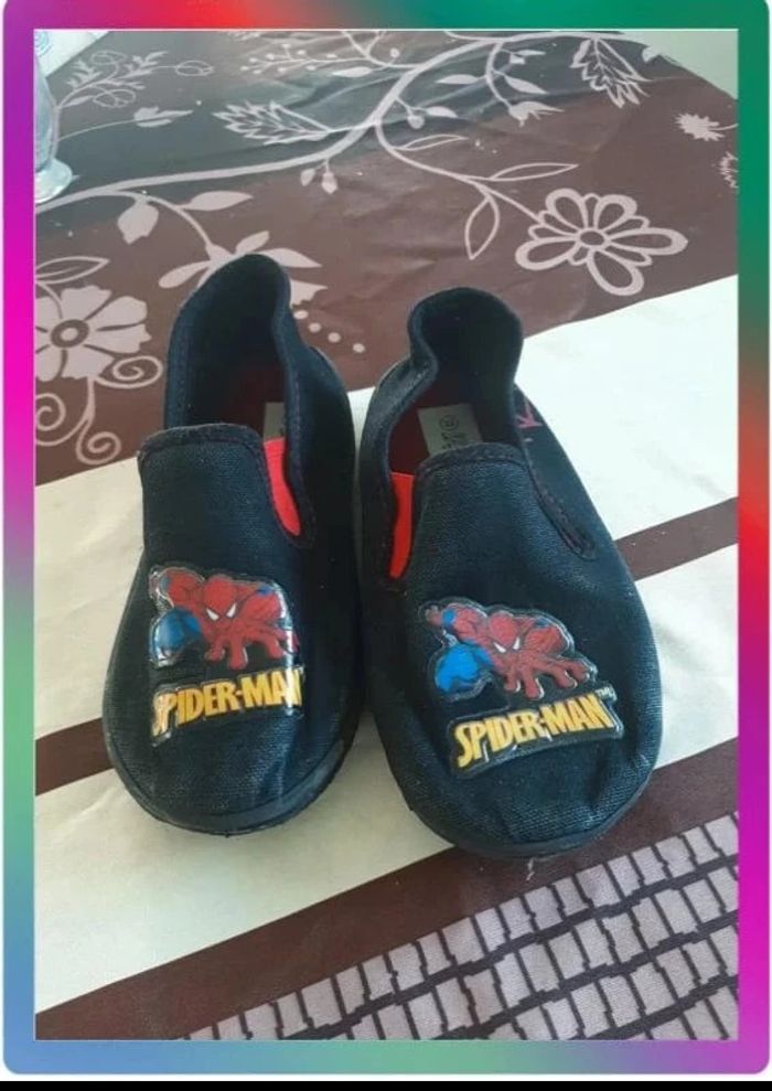 Chausson spiderman taille 32