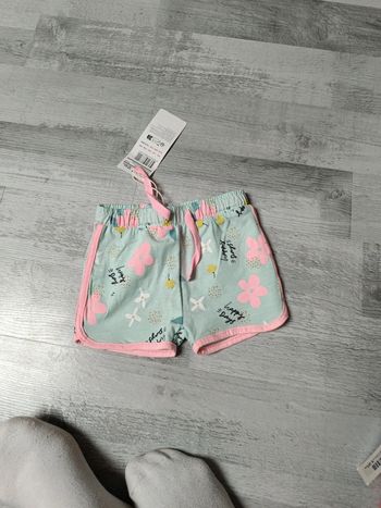 Short neuf