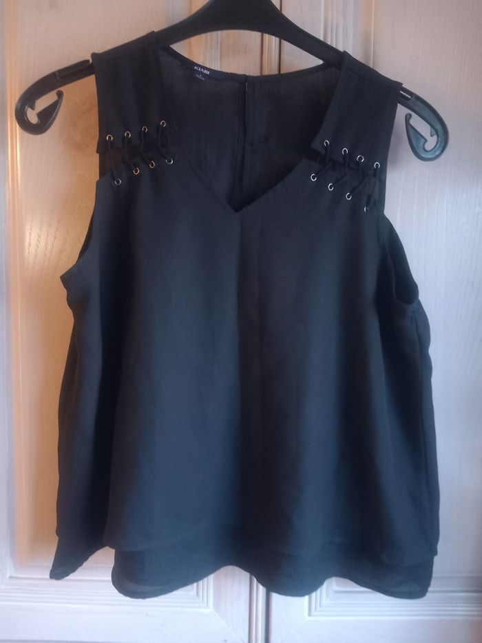 Débardeur ajourés sur les épaules