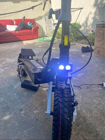 Trottinette électrique 900W monomoteur, 48V 13,5 ah.