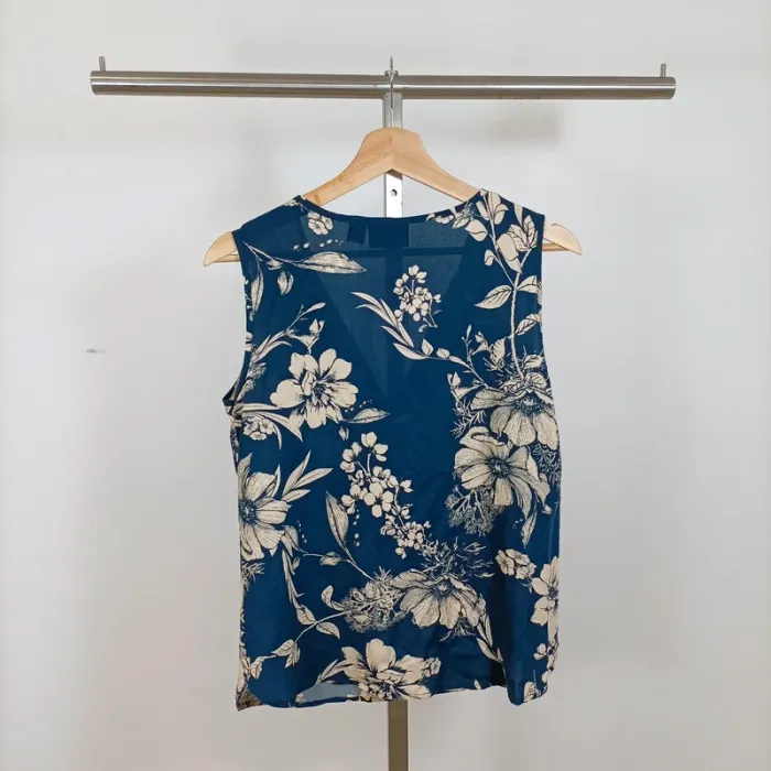 Top sans manches bleu fleuri col V – bpc selection – taille 36 A978 - photo numéro 7