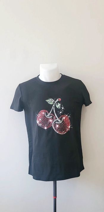 T-shirt noir motif cerises scintillant