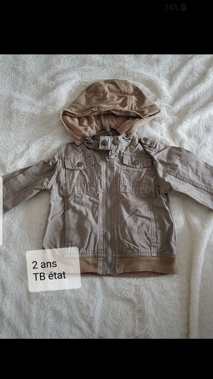 Blouson mi saison.