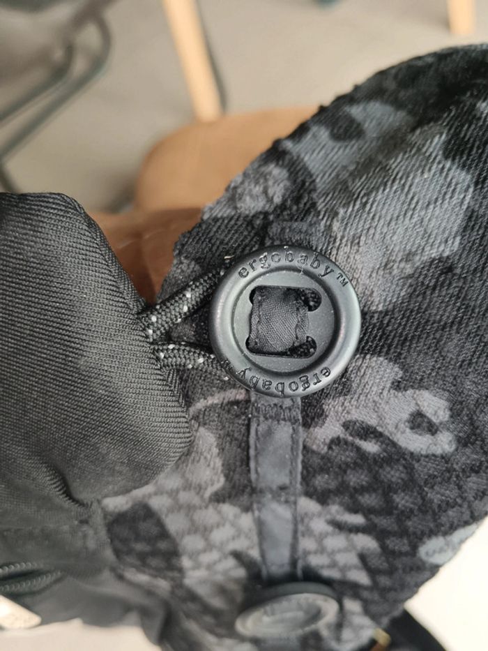 Ergobaby porte bébé Omni All-in-one Baby carrier onyx blooms - photo numéro 8