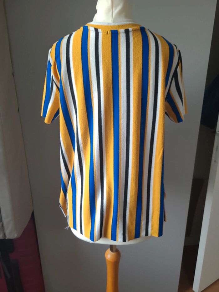 Tee-shirt neuf - photo numéro 3