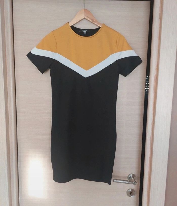 Robe bicolore noire moutarde