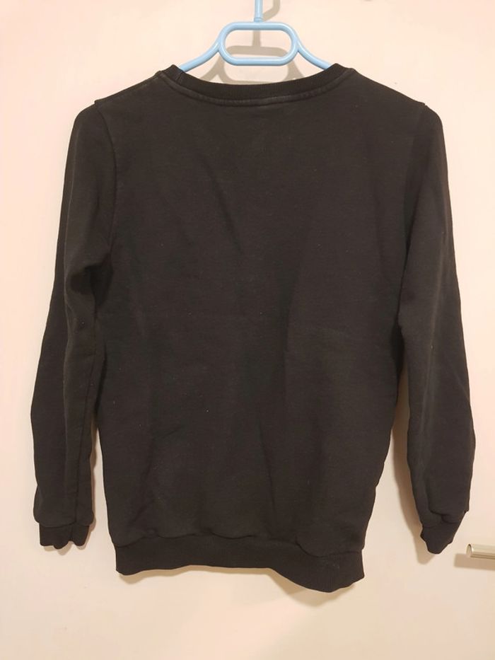 Sweat noir avec broderies - photo numéro 5