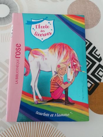 Livre l'école des licornes Scarlett et Flamme