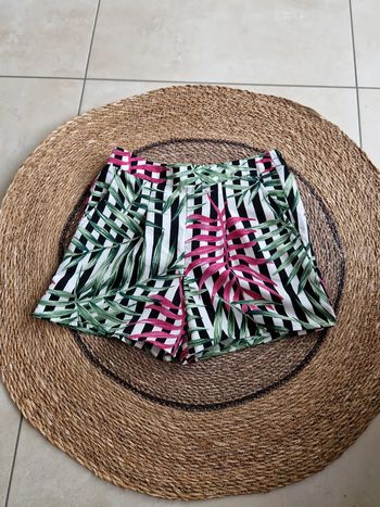 Joli short original taille 36