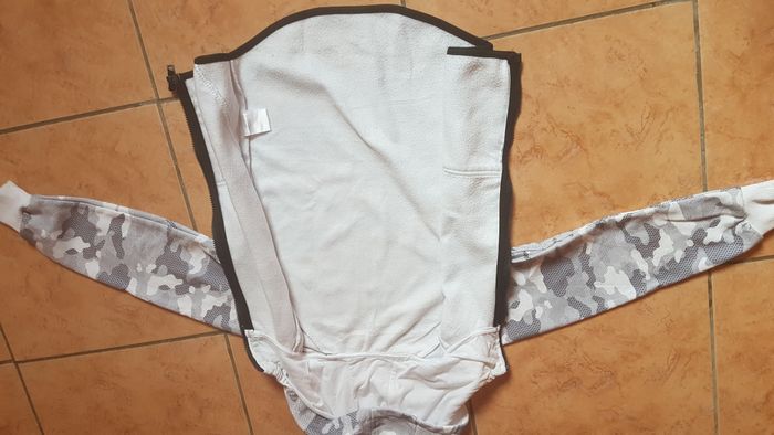 Veste polaire à capuche garçon 7-8 ans gris et blanc - photo numéro 5