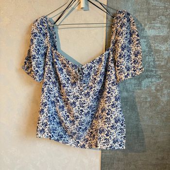 Tshirt H&M fleurie • bleu & blanc • 42 🌿