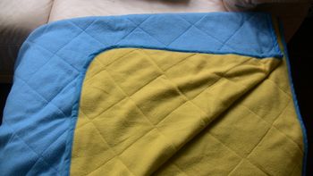 couverture polaire jaune et bleu 180 x 134 cm