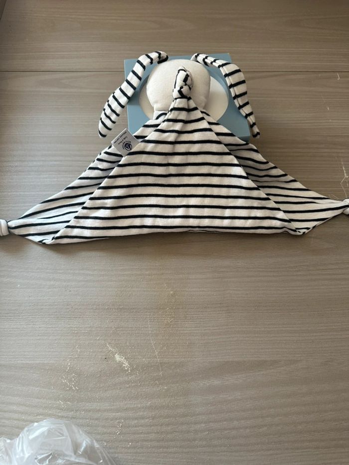 Doudou Visage du lapin brodé petit bateau - photo numéro 3