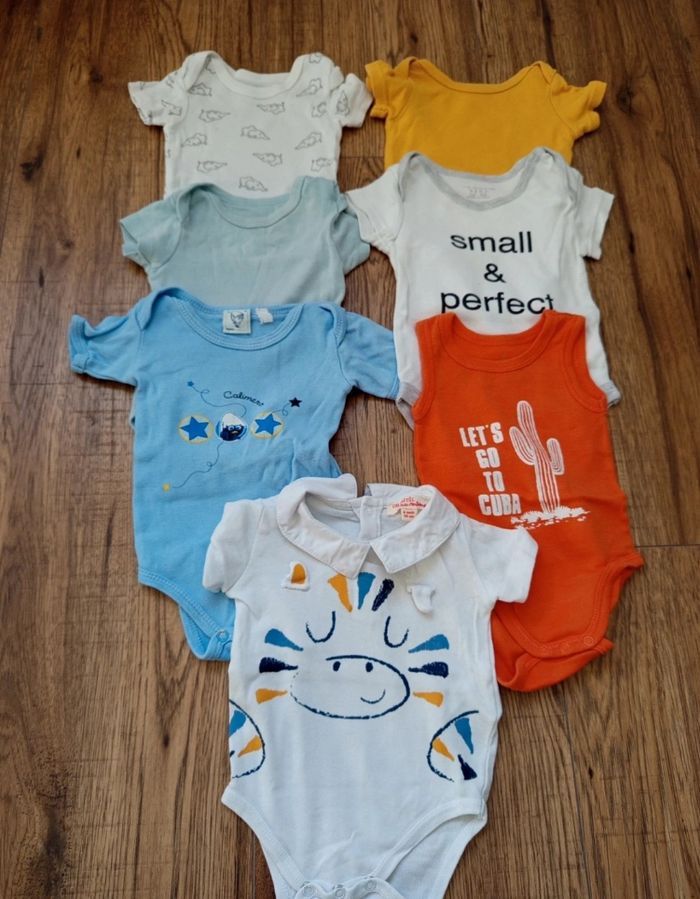 Lot 7 bodies mc taille 3 mois