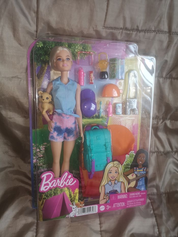 Coffret barbie vive le camping