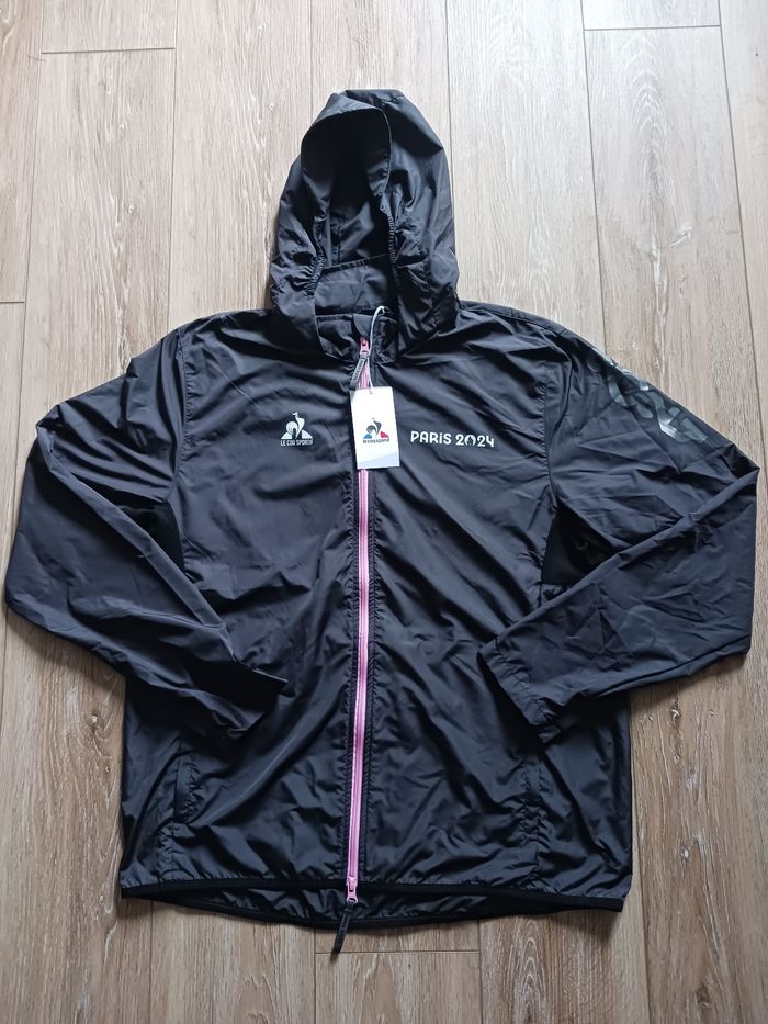 Veste coupe-vent gris foncé à double fermeture Le Coq Sportif édition Jeux Olympiques Paris 2024 taille L