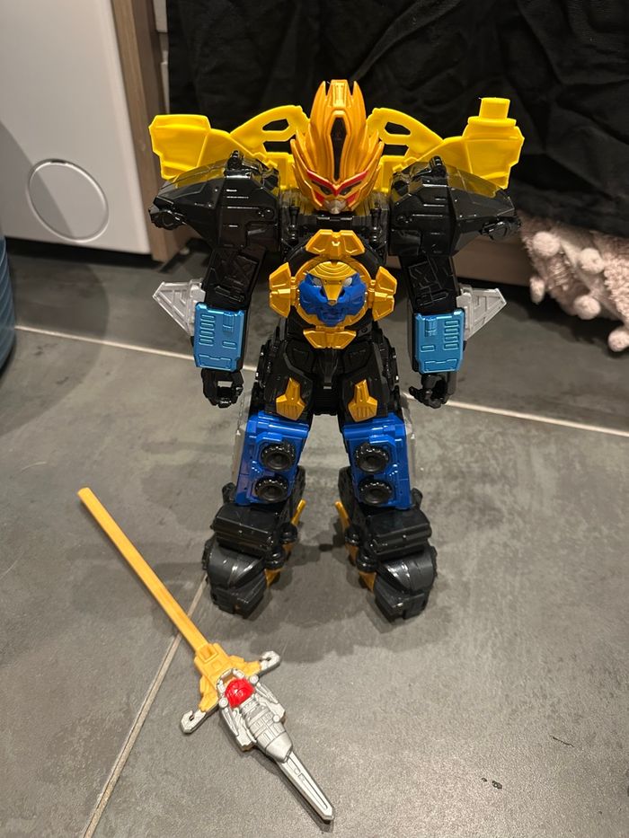 Power ranger beast X King