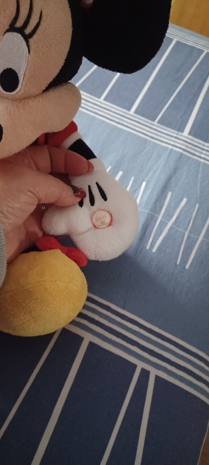 Très jolie petite peluche minnie lisez bien l'annonce surtout - photo numéro 3
