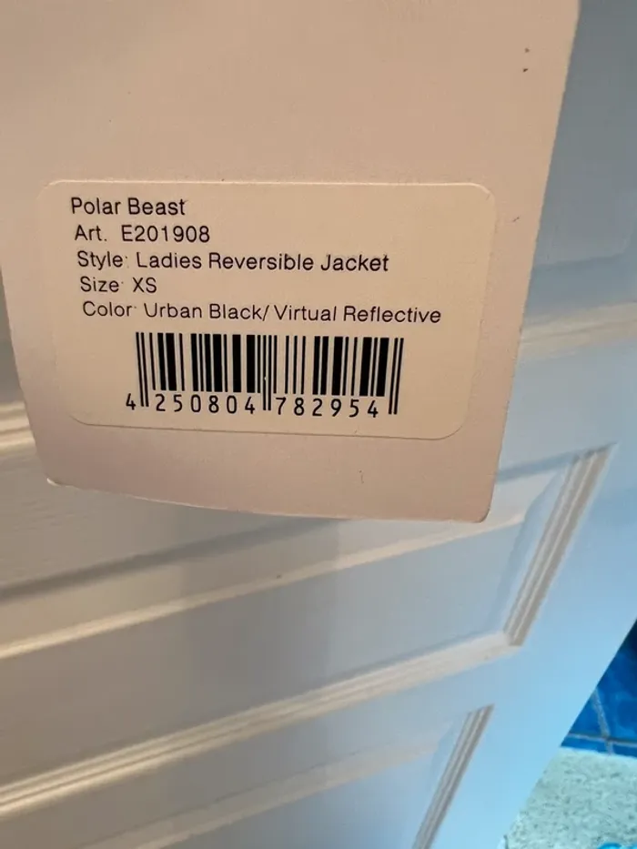 Doudoune réversible PYUA Taille Xs neuve - photo numéro 5