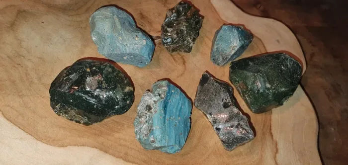 Morceaux de verre fondu vert – résidu ancien de forge – curiosité minérale - photo numéro 2