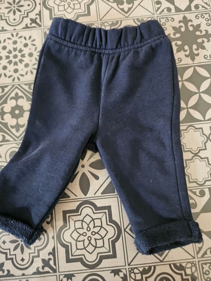 Pantalon 1 mois - photo numéro 4