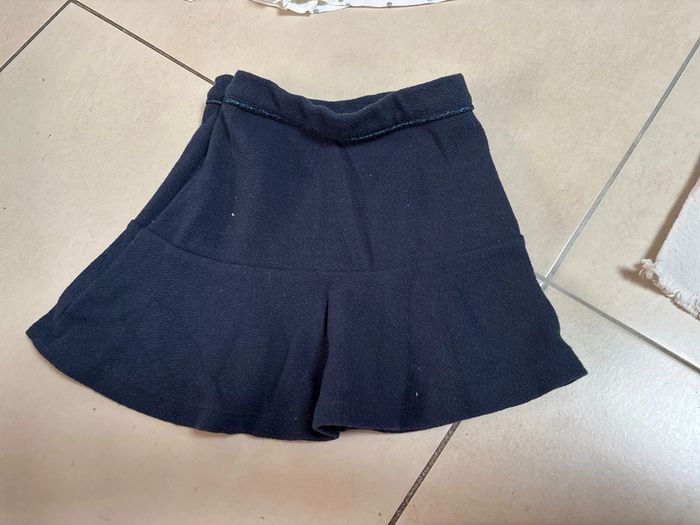 Lot de short et 1 jupes 4 ans - photo numéro 5