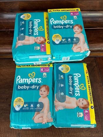 Couche taille 4+ Pampers Baby Dry : 160 Couches (4*40)