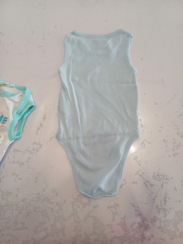 Lot 3 bodies sans manche Garçon 6 mois Disney très bon état - photo numéro 10