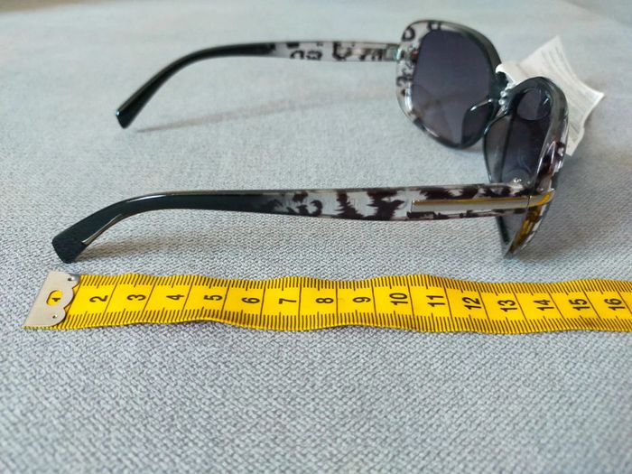Lunettes de soleil œil de chat noir et écaille - photo numéro 6