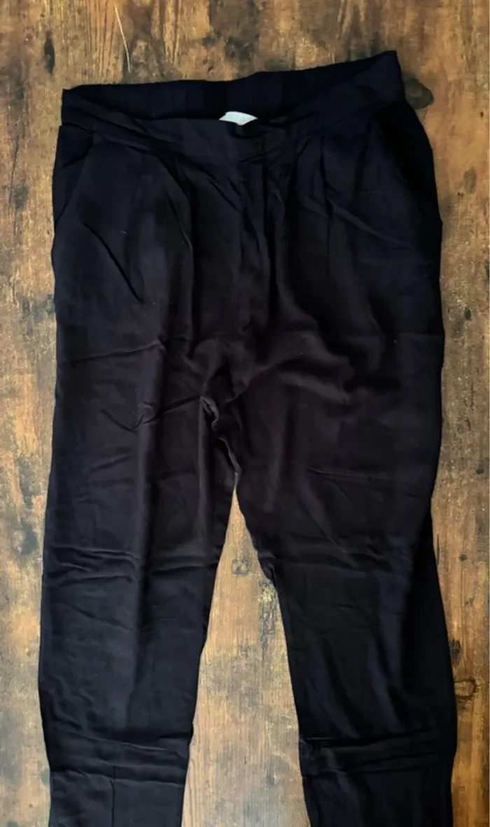 Pantalon noir ample et léger - photo numéro 2
