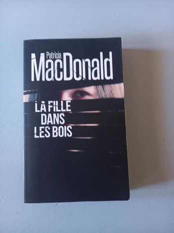 La fille dans les bois