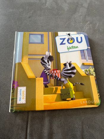 Livre bébé Zou facteur