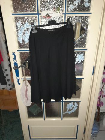 Jupe sinequanone très classe