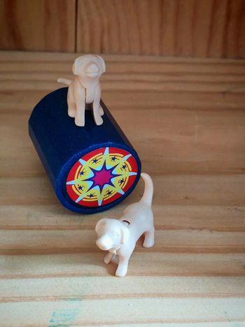 Playmobil animaux 2 chiens et podium