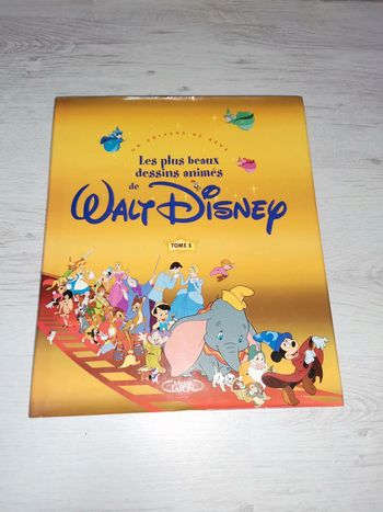 Magnifique grand livre Disney