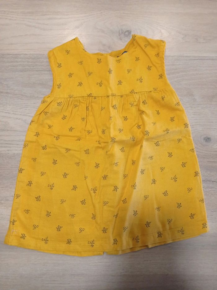 Robe moutarde motifs floraux noirs Kiabi 18 mois