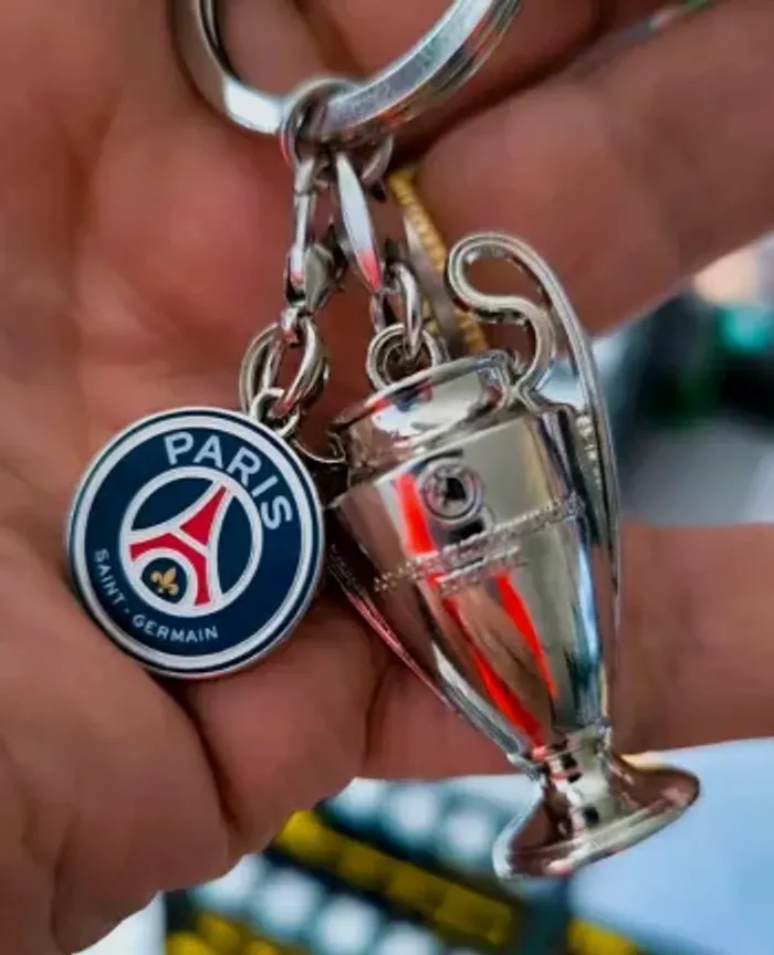 Porte-clés PSG 🏆 Édition Collector “Vainqueur Ligue des Champions” en rupture de stock partout - photo numéro 2
