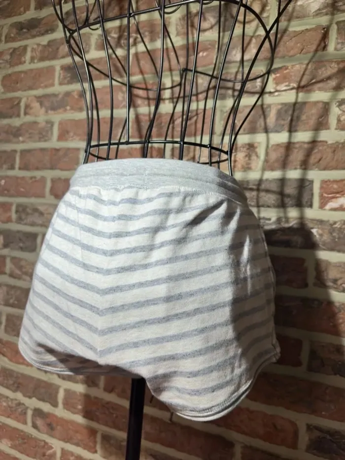 Short ligne gris et blanc Undiz Taille XS / 34 - photo numéro 7