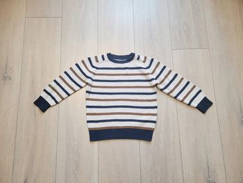 Pull crème à rayures. Garçon 6 ans. Marque Knit design de C&A
