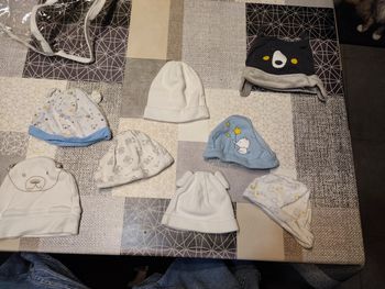 Bonnets naissance/ 1mois