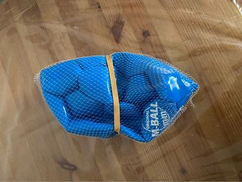 ballon cuir marque m&m’s couleur bleue neuf