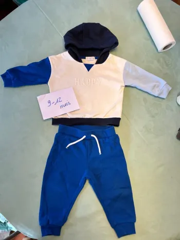 Ensemble jogging Primark - 9/12 mois