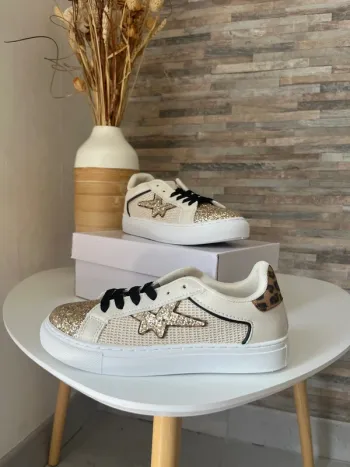 Magnifique baskets p41 beige doré pour la ville