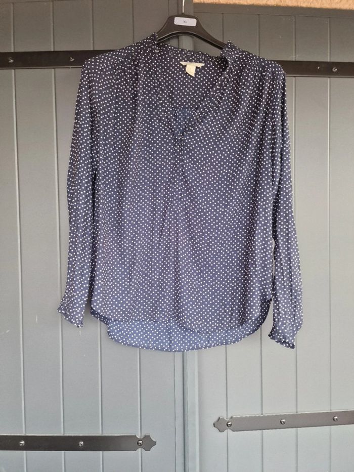 Blouse bleu marine a pois blanc h&m