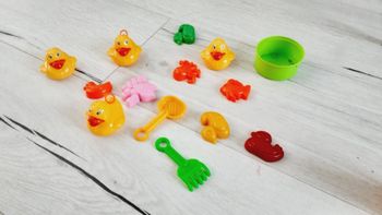 Lot de 14 jouets divers