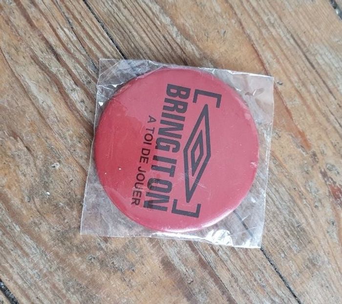 Broche Umbro neuve