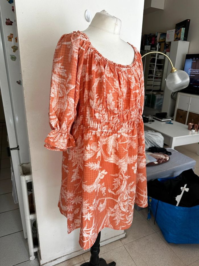 Robe fleurie rose saumon et blanche - H&M - photo numéro 2