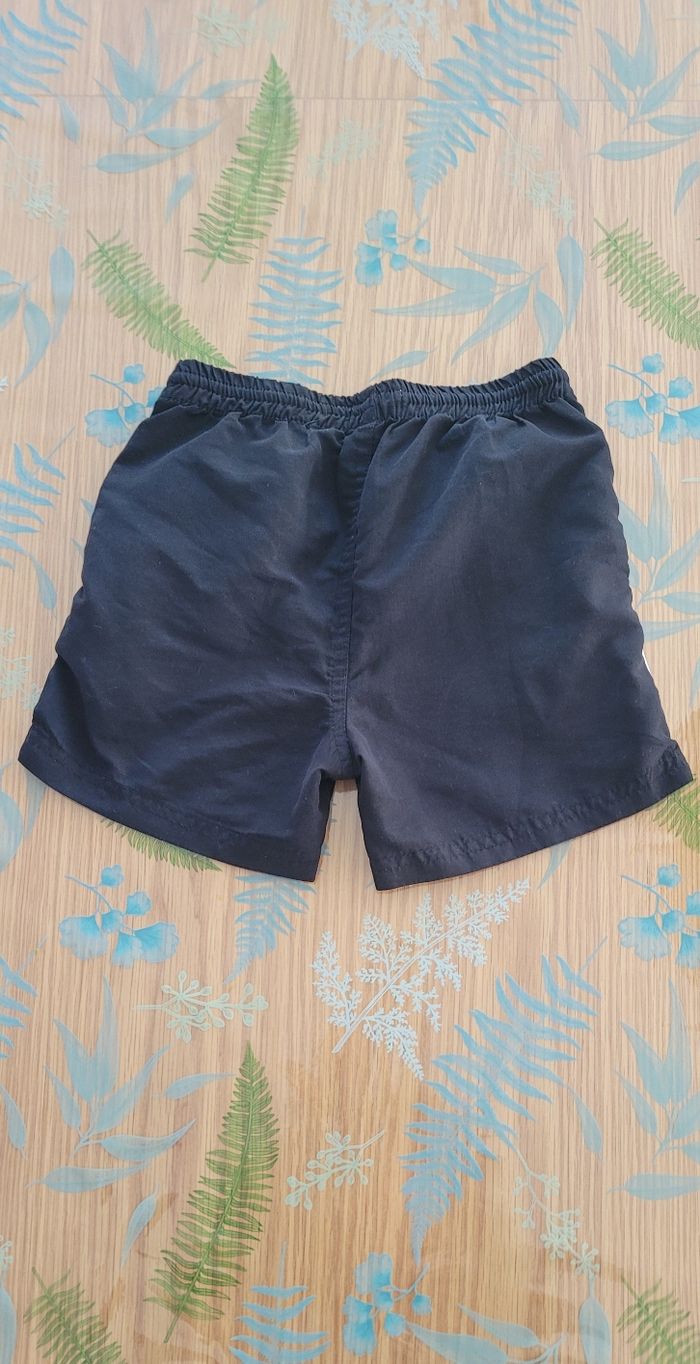 Short taille 5 ans Très bon état - photo numéro 3