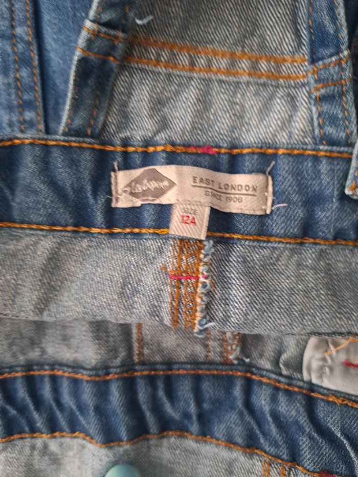 Short salopette jean brodé - photo numéro 7